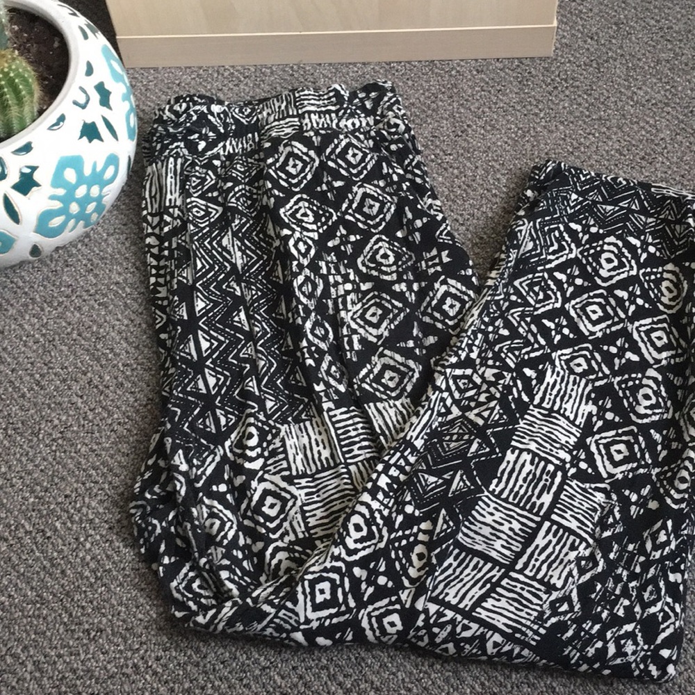 Black and white patterned high waisted pants