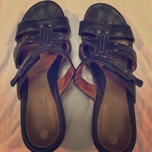 Clarks Unstructured Black Sandals