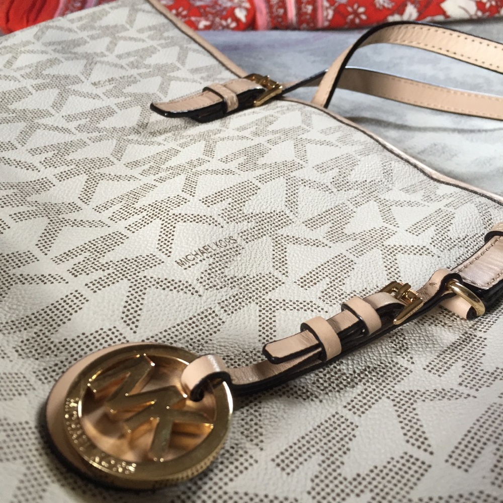 AUTHENTIC Michael Kors Tote/Travel (shoulder) Bag