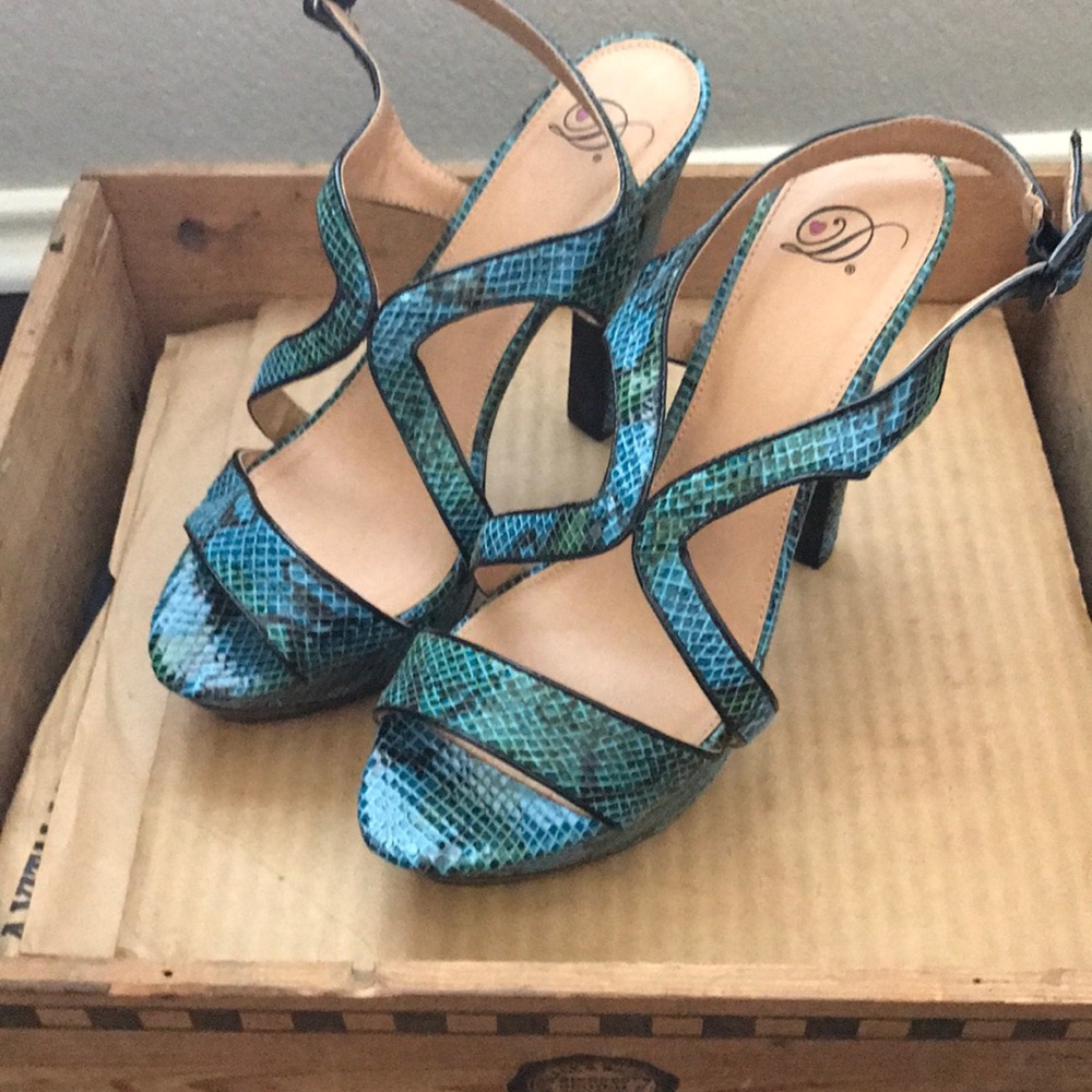 Snakeskin platform heels size 10