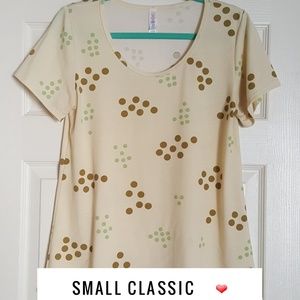 LuLaRoe Classic Tee Size Small