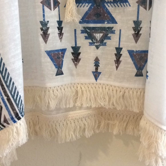 Small Tribal Poncho black, blue, white - Picture 4 of 4