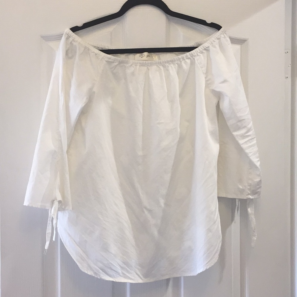 Off the shoulder poplin shirt