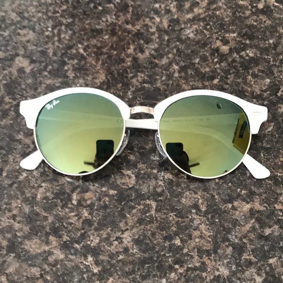 Sunglasses - Picture 1 of 1