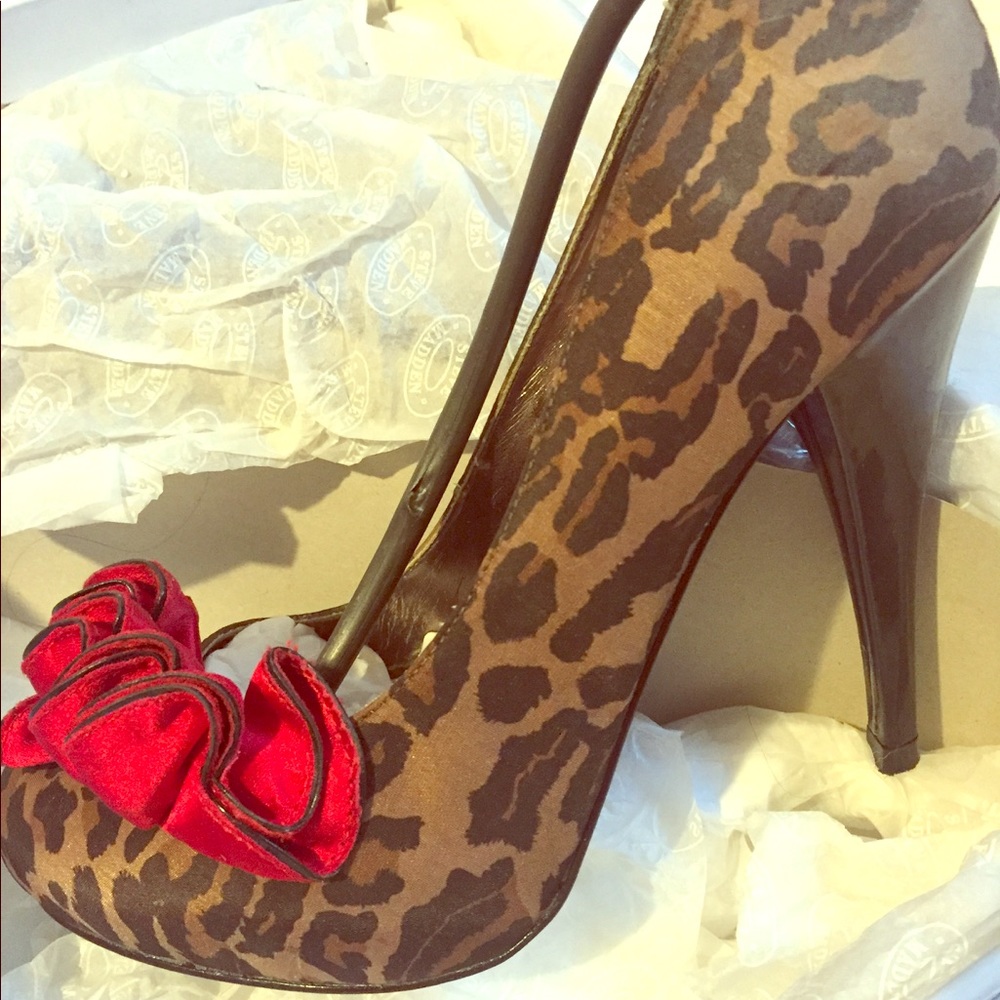 Steve Madden Leopard Pumps
