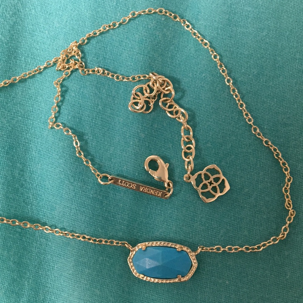 Gold Kendra Scott necklace