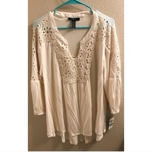 🆕 Cream Tunic W/ Intricate Floral Neckline