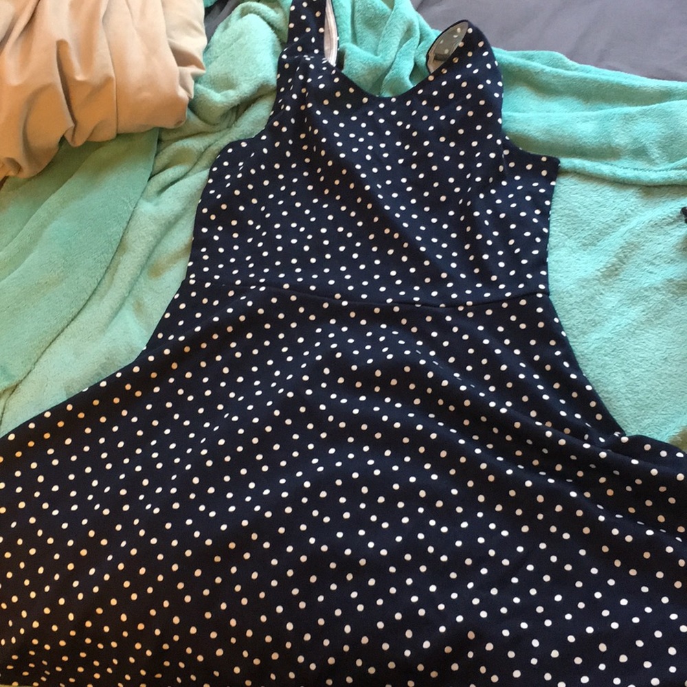 SUPER CUTE POKA DOT DRESS!