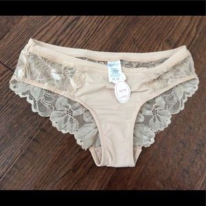 La Senza - NWT! Set of 3 Lace Panties - Sz XS