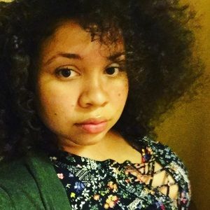 Meet your Posher, Mia