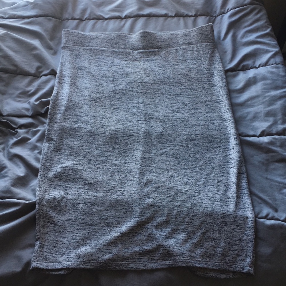 Elastic waist midi pencil skirt