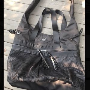 Lululemon Bag!!! Practical & cute athletic/gym bag