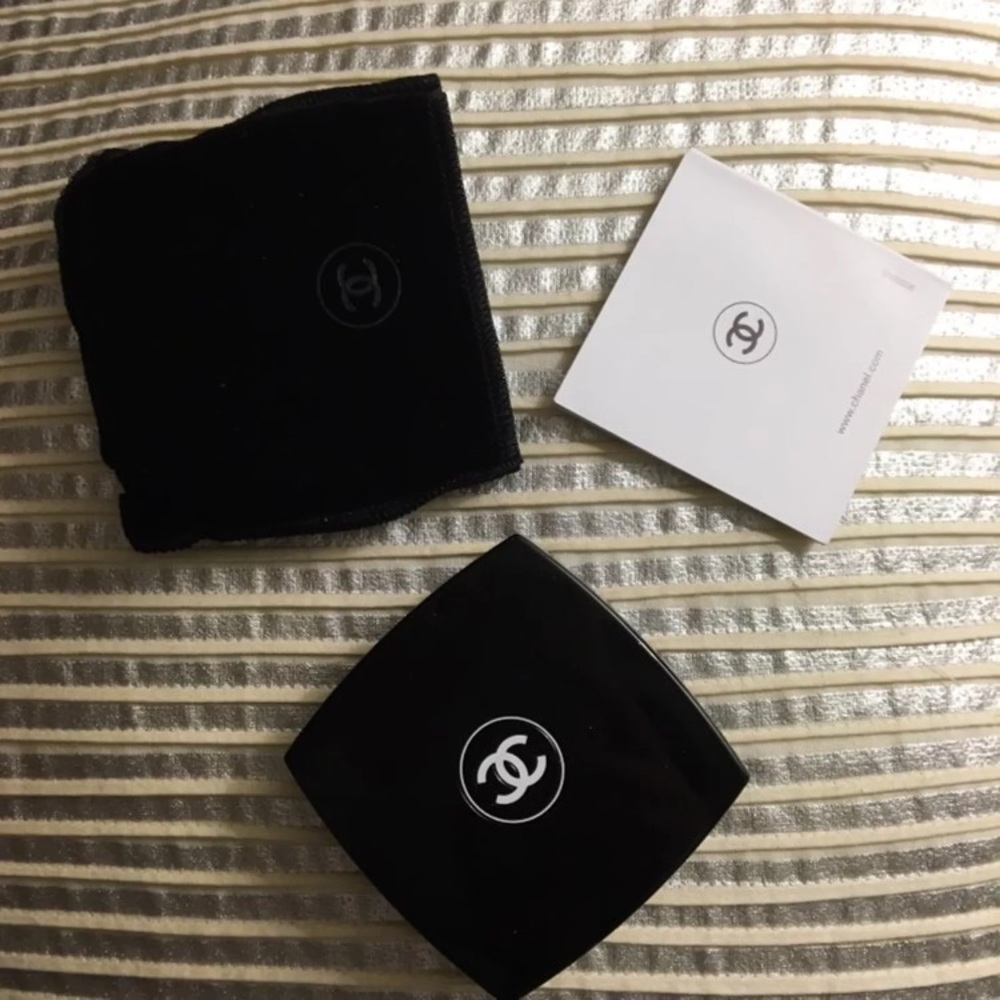 CHANEL Les Four Ombres Eyeshadow Palette