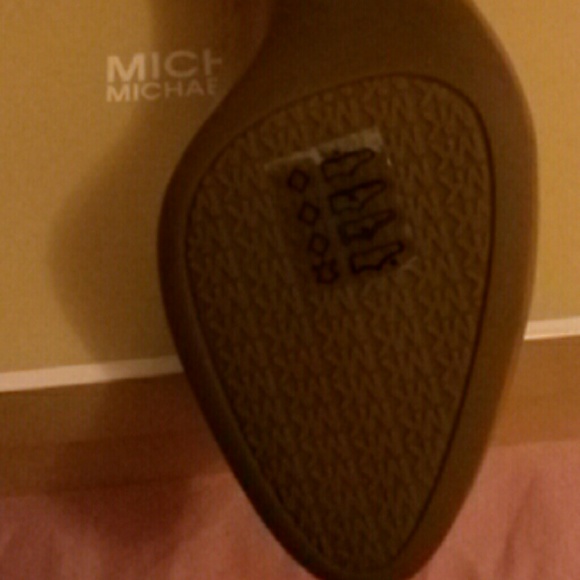 Heels - Picture 5 of 5