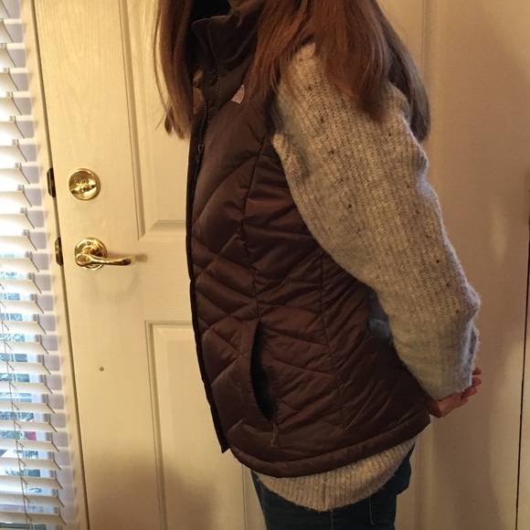 The North Face 550 Puffy Vest - Picture 8 of 8