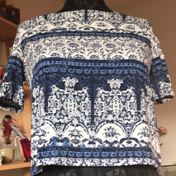 FOREVER 21 BLUE BOHO STYLE LONGER CROP TOP - Picture 2 of 7