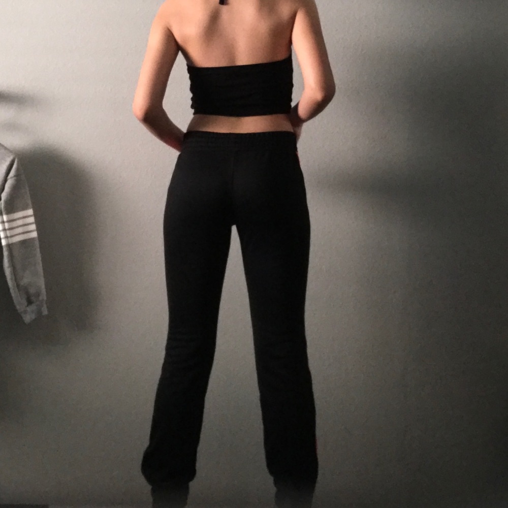 Sweats with a hot pink stop down the leg