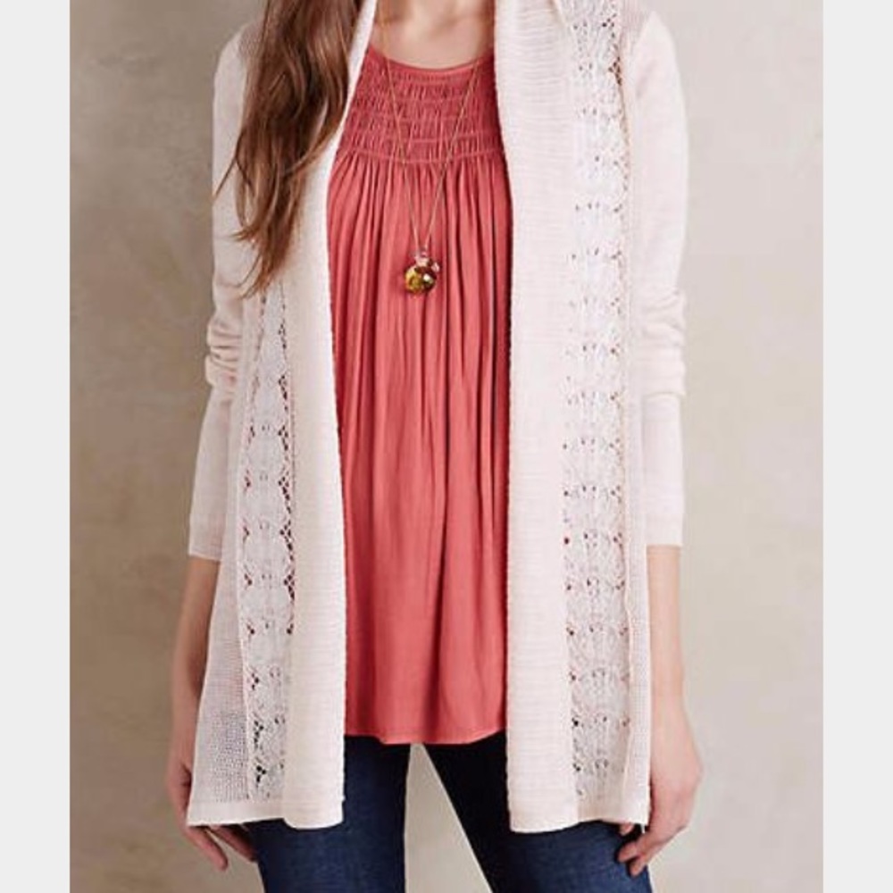 Knitted and knotted beautiful wool sweater