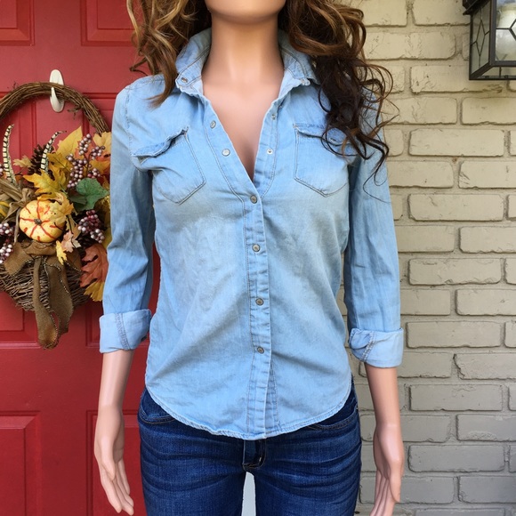 Ci Sono Tops - Chambray snap button up top