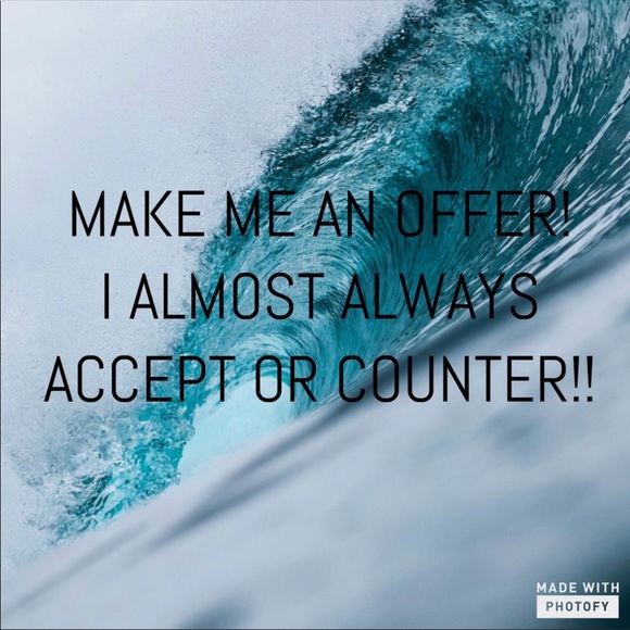 MEET YOUR POSHER @NAYAFAY - Picture 3 of 3