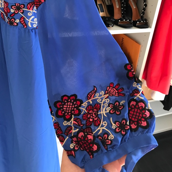 Blue embroidered off the shoulder maxi - Picture 4 of 5