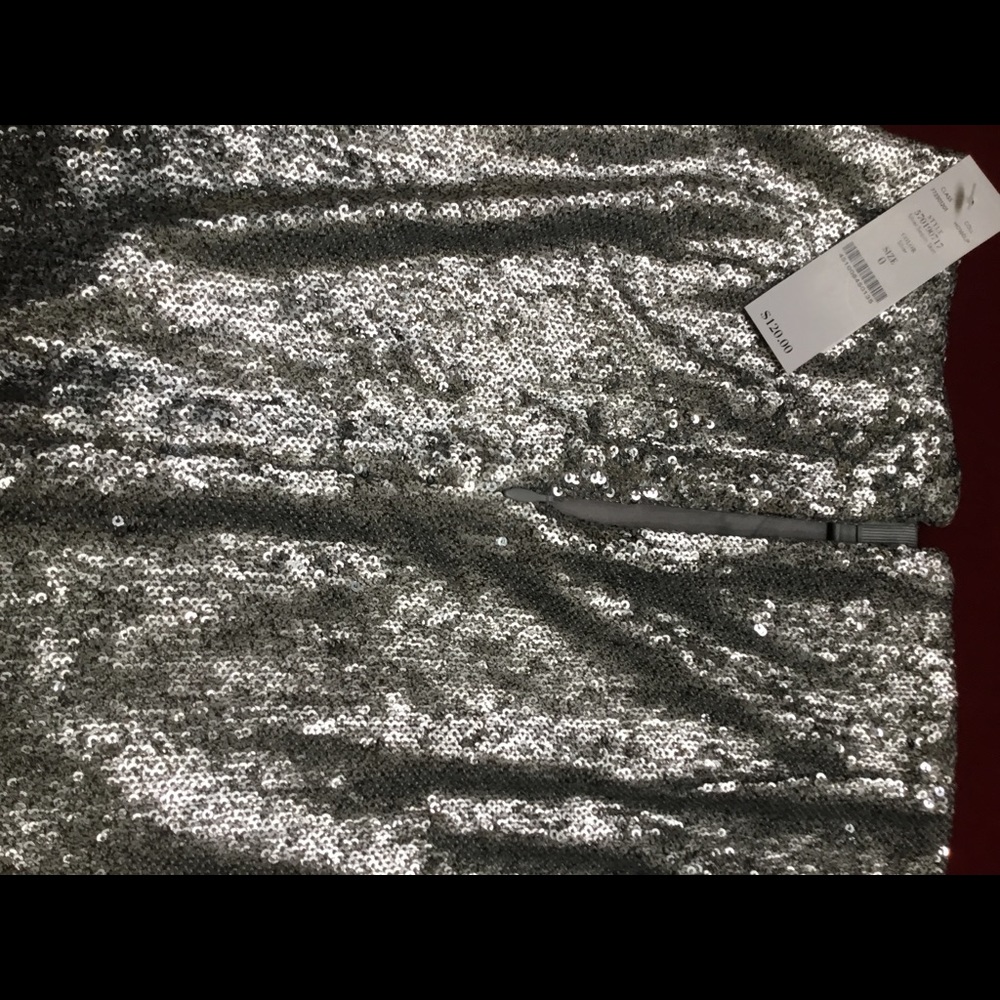 New White House Black Market silver sequin skirt - Picture 5 of 6