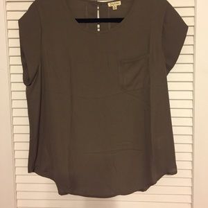 Taupe short sleeved shirt