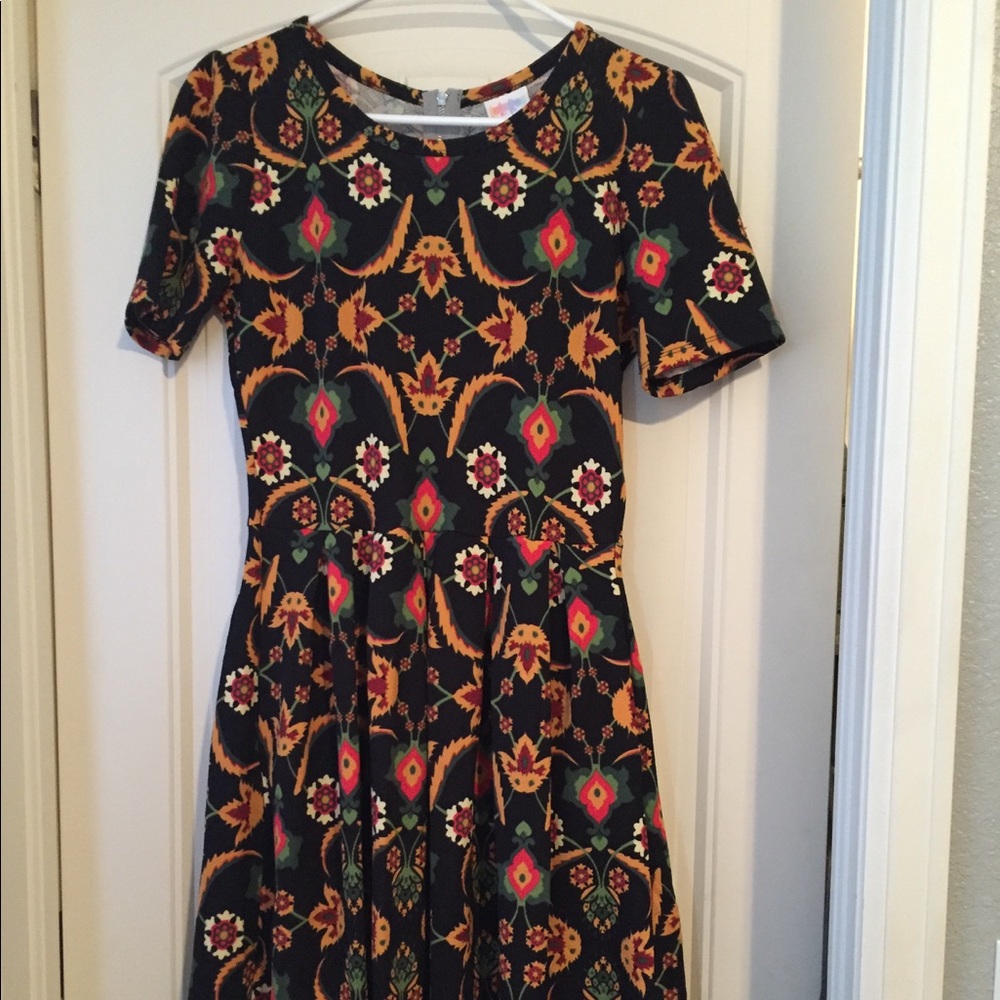 Medium Lularoe Amelia