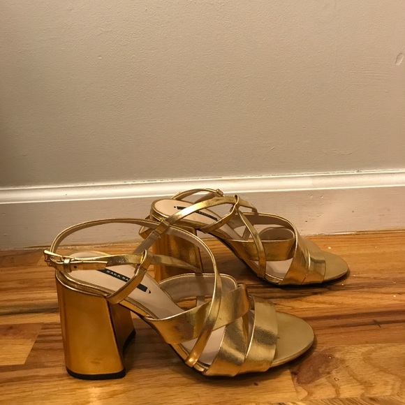 Zara Basic Gold Sandals / size 8 - Picture 2 of 4