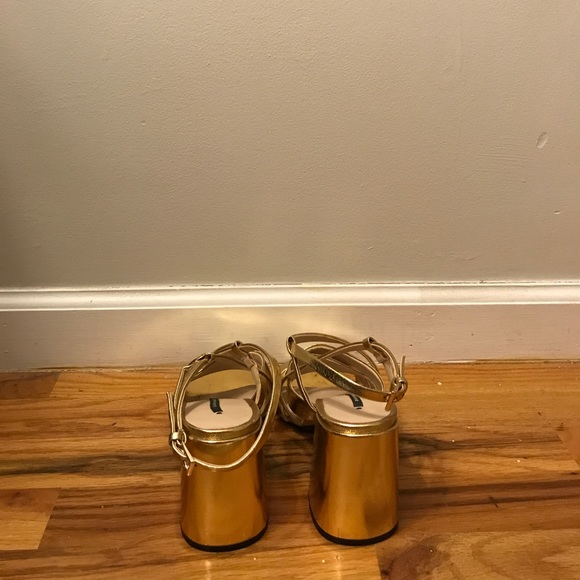 Zara Basic Gold Sandals / size 8 - Picture 4 of 4