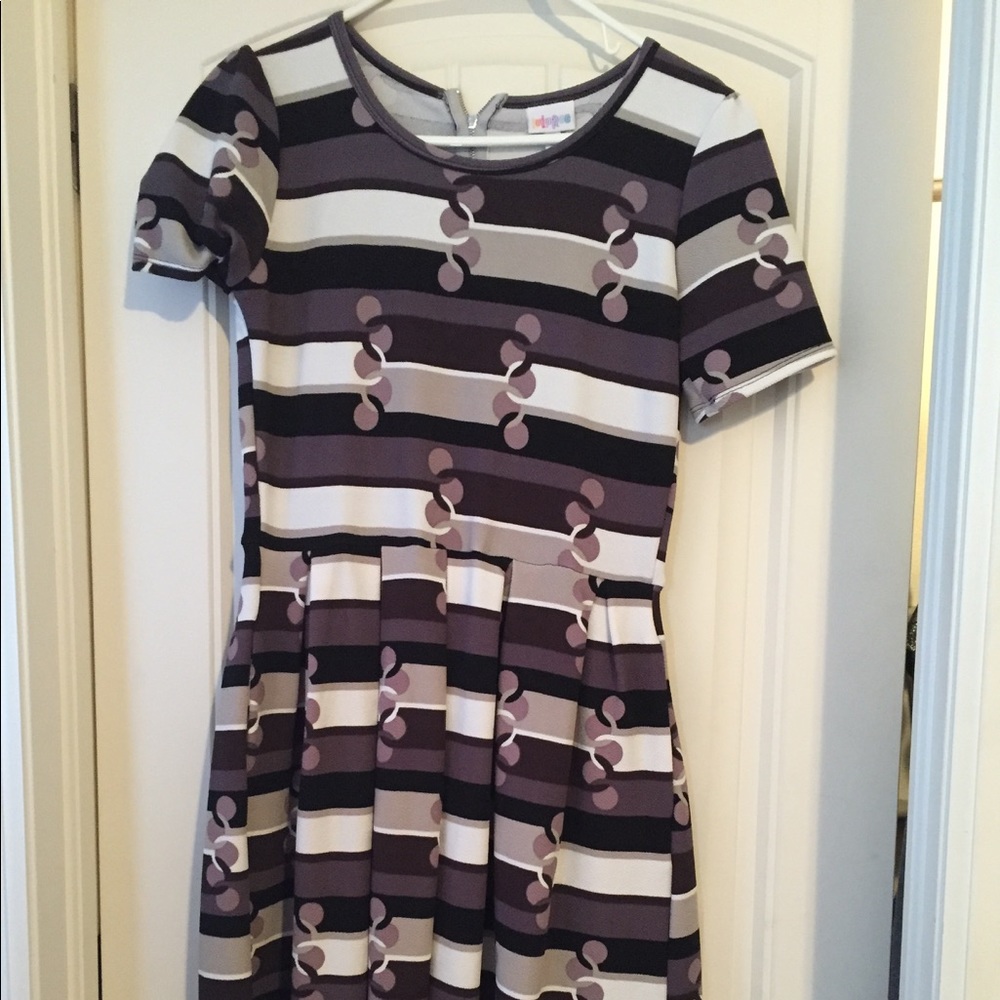 Medium Lularoe Amelia