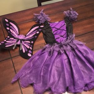 Costume with wings