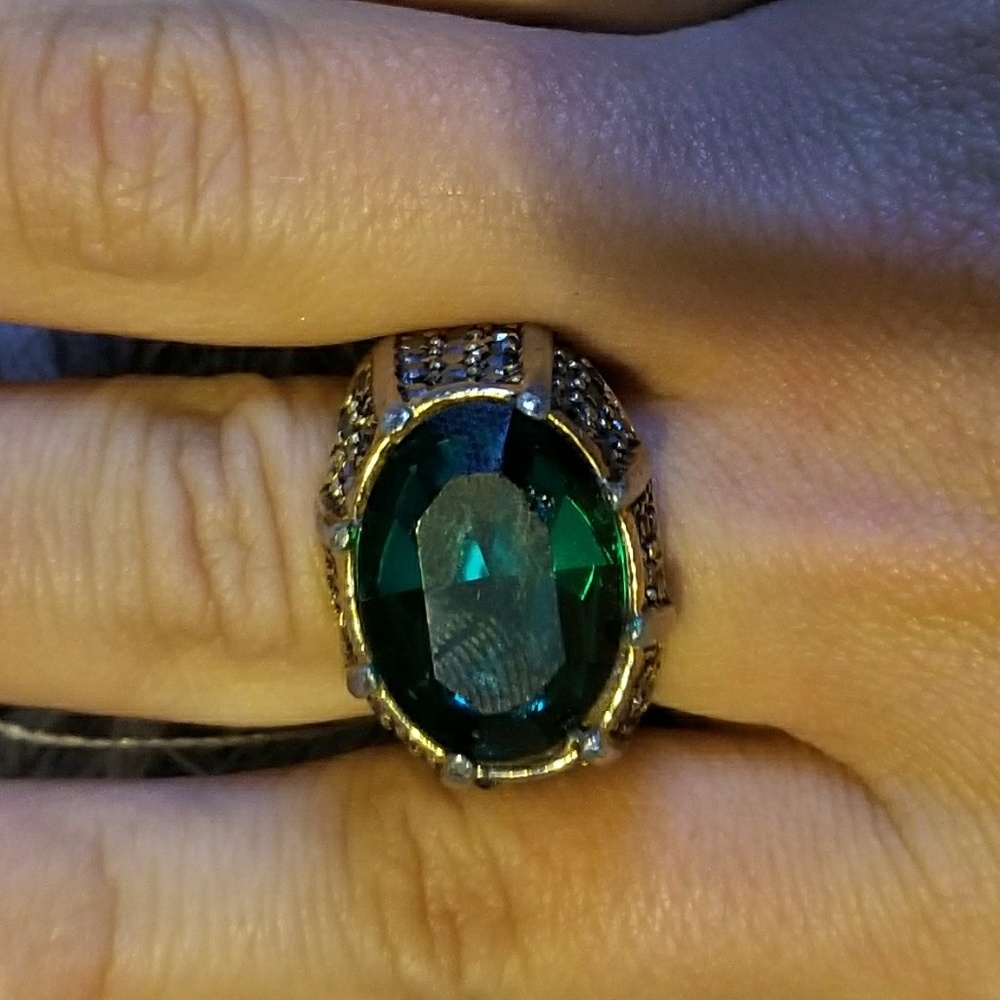 Cocktail ring
