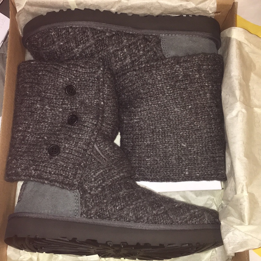 AUTHENIC LATTIC CARDY UGGS SIZE 10