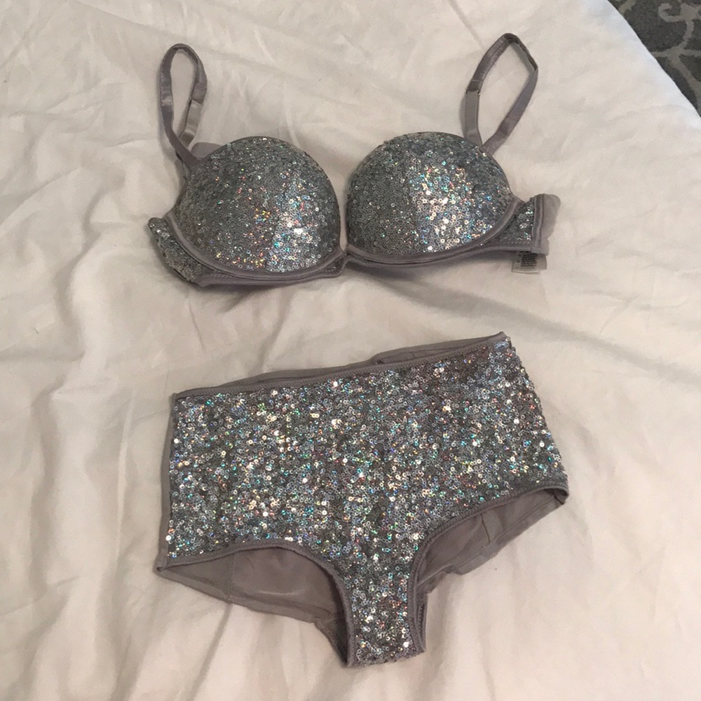 Sparkled bra and undie set