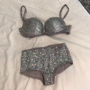 Sparkled bra and undie set