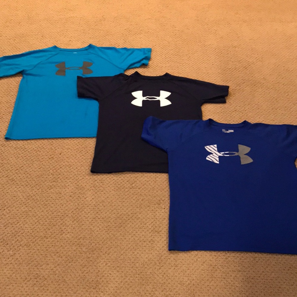 Set of Three Under Armour T-Shirts, Youth Large
