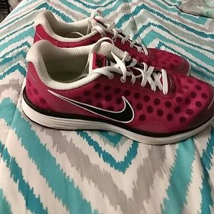 NIKES WOMENS SZ 8.5 SHOES