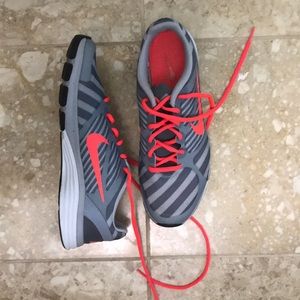 Nike Training Dual Fusion TR worn once!!