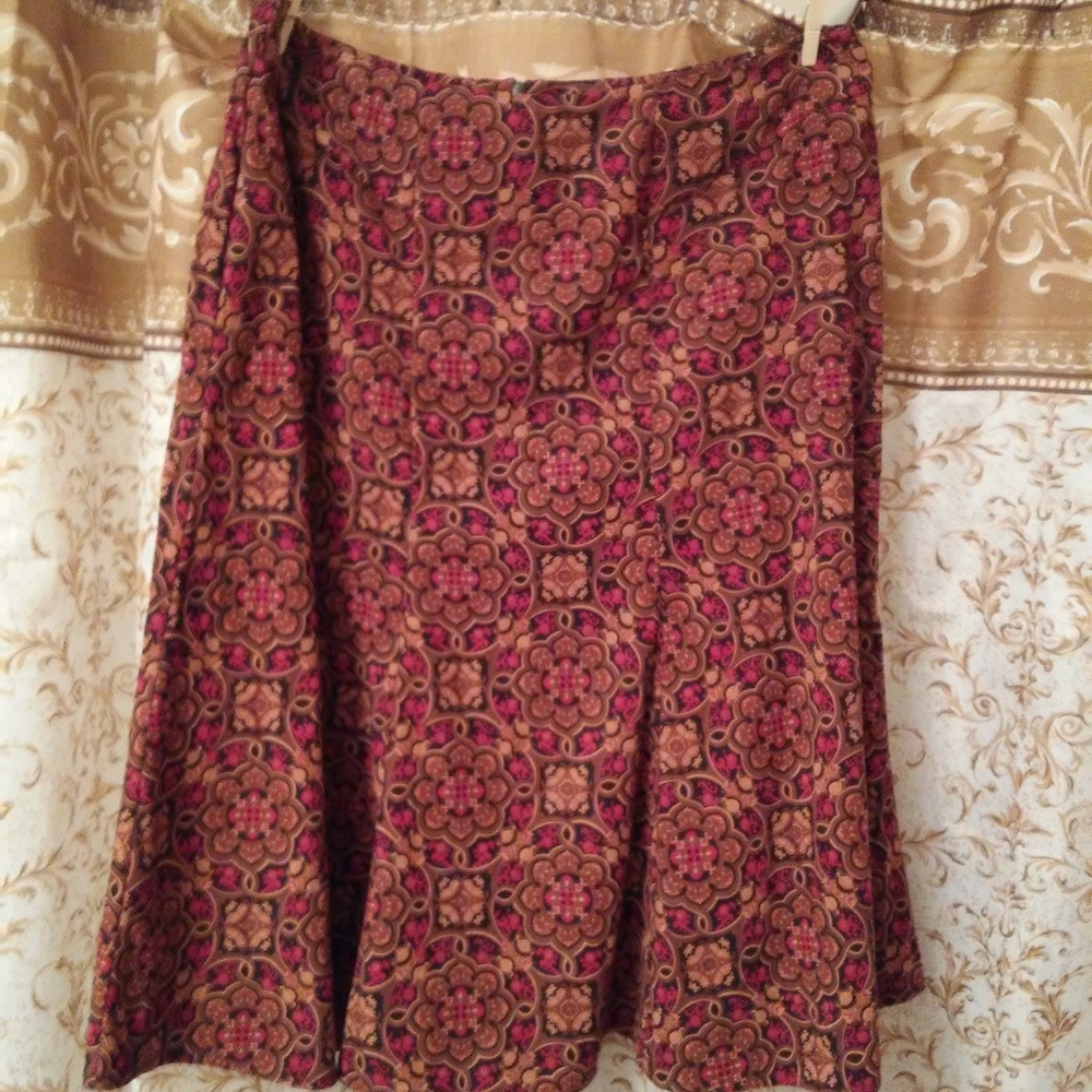 NWT Briggs Multi color skirt in size 18