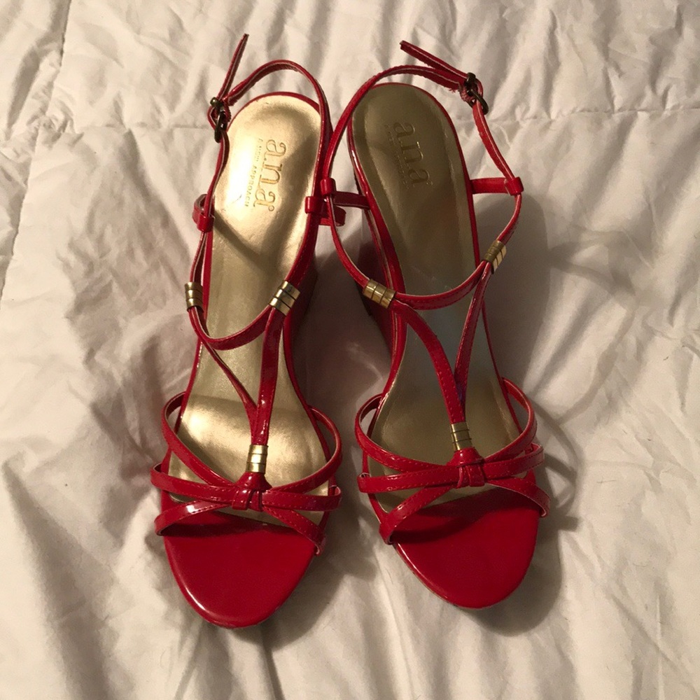 a.n.a Size 9.5 Red Pin-Up Cork Wedges