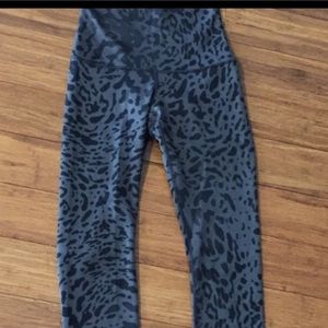 Lululemon high waisted wonder unders size 2