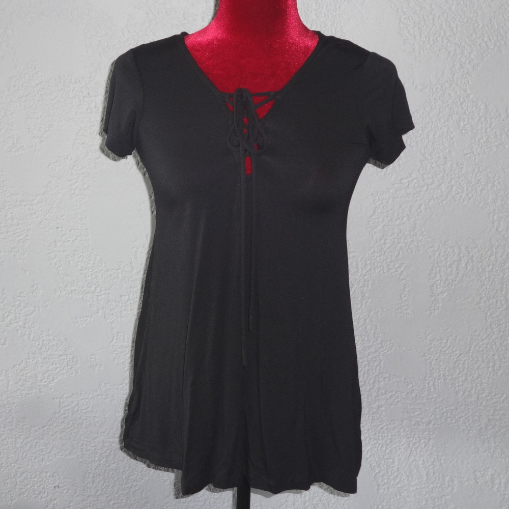 Jay Jay Black Short-Sleeved Top w/Tie Neckline, Sm