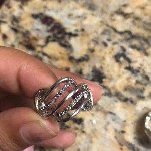 Pretty silver ring