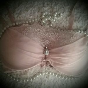 Victoria's Secret 34D bra