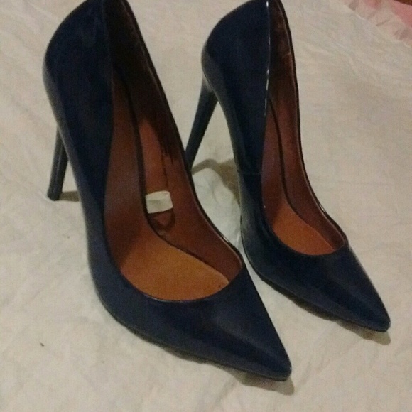 Cute, dark blue heels - Picture 2 of 2