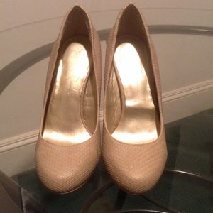Jessica Simpson Beige Heels