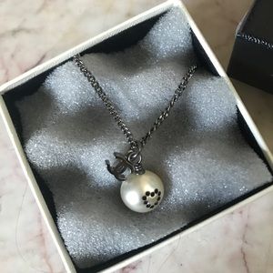 Chanel Pearl 'CC' Pendant Necklace