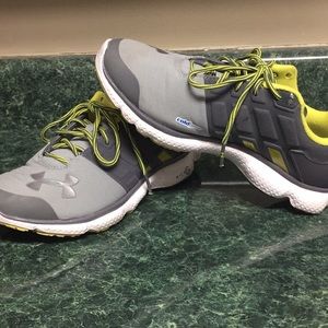 Women's Under Armour Run Cold Gear shoes