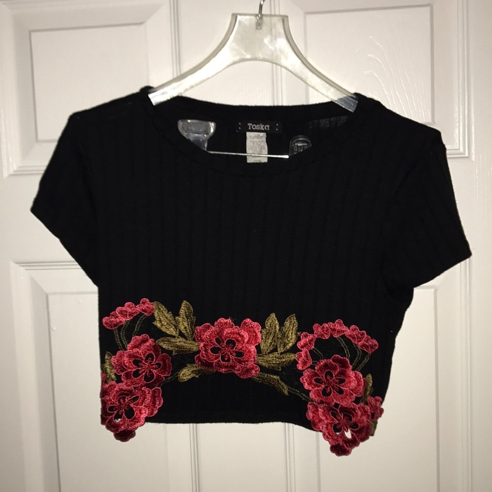Black flower crop top